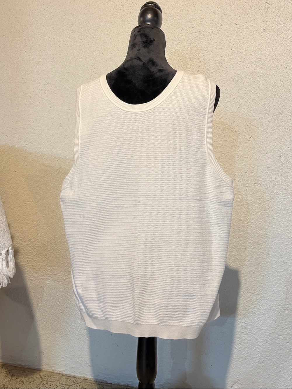 Men’s Classic White Knit Sleeveless Sweater Tank